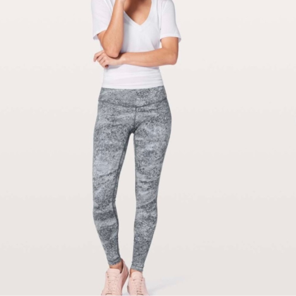 Lululemon Wunder Under Leggings Luxtreme 28 Grey Size 4 activewear gym workout